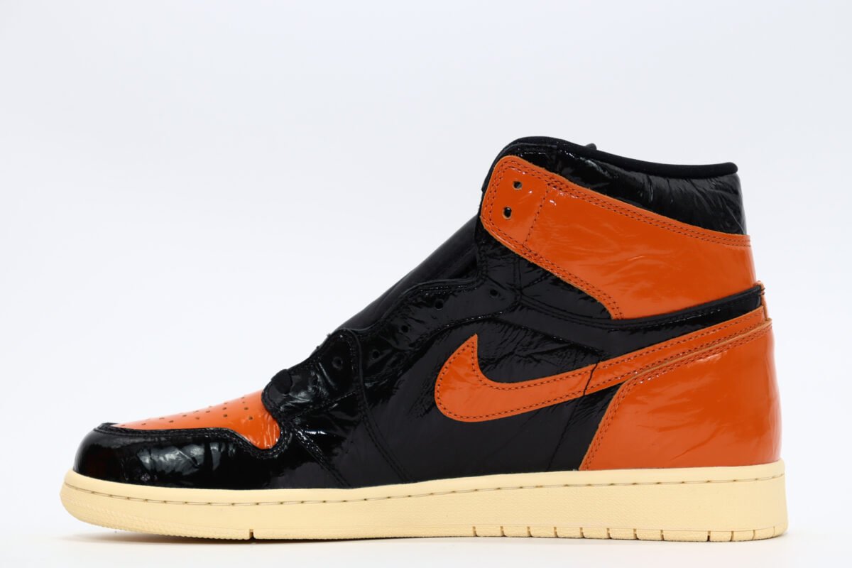 AIR JORDAN 1 RETRO HIGH OG BLACKORANGE 4