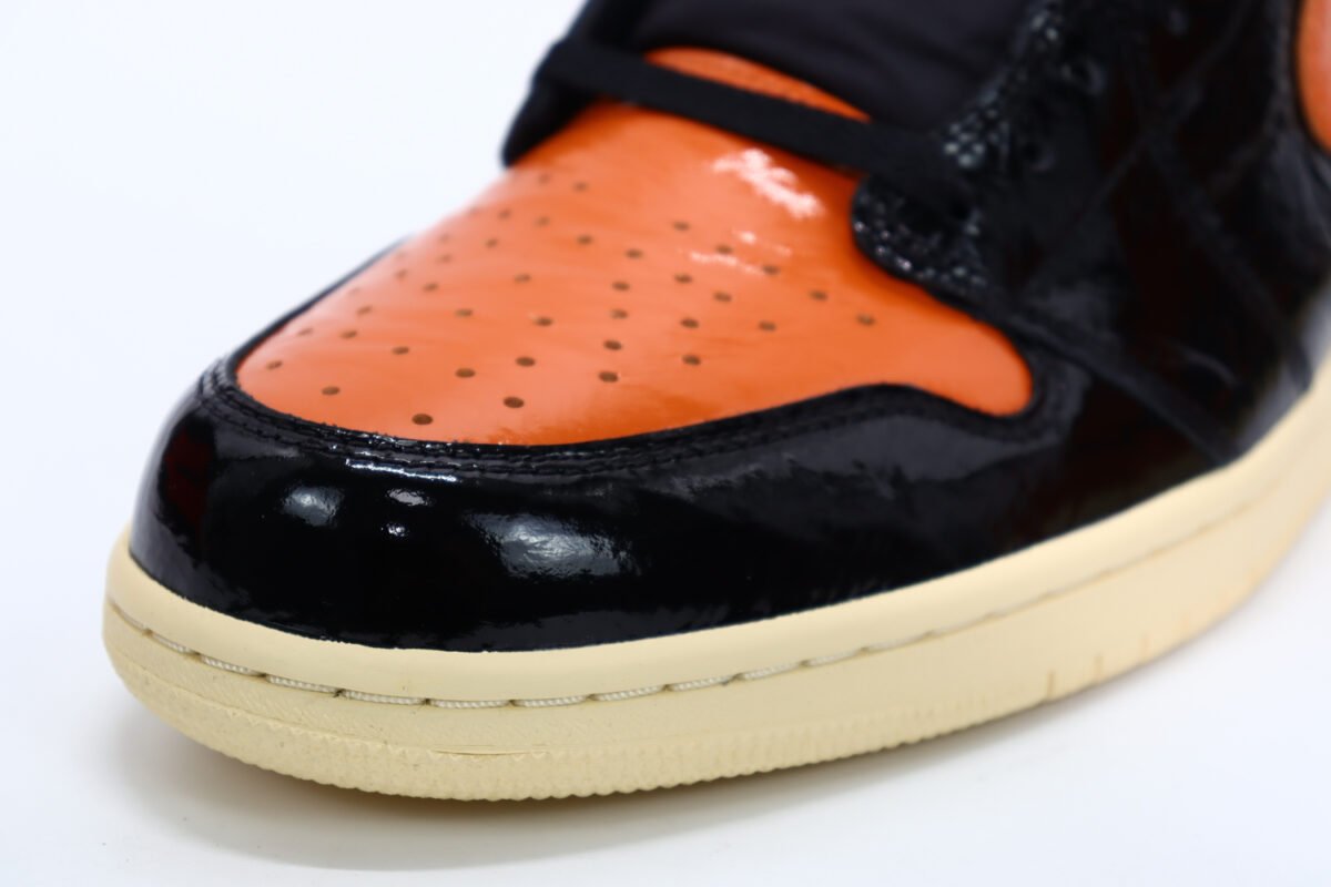 AIR JORDAN 1 RETRO HIGH OG BLACKORANGE 6