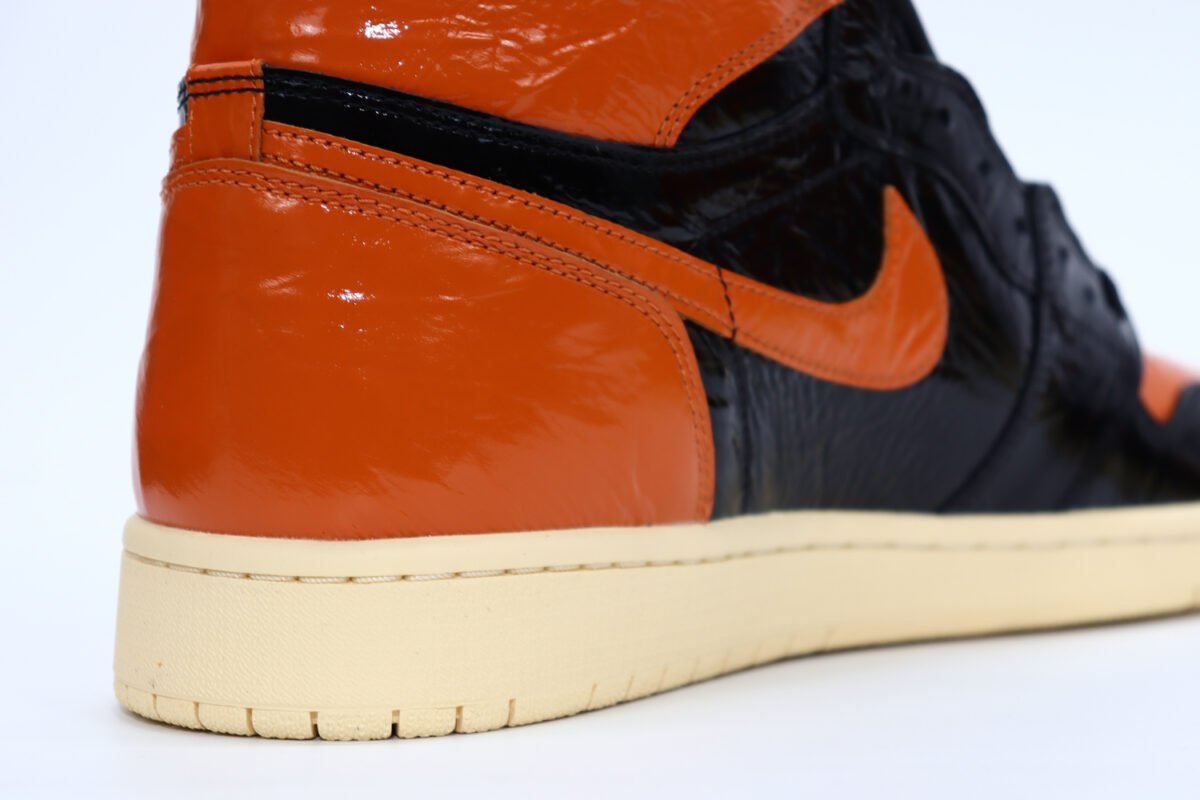 AIR JORDAN 1 RETRO HIGH OG BLACKORANGE 9